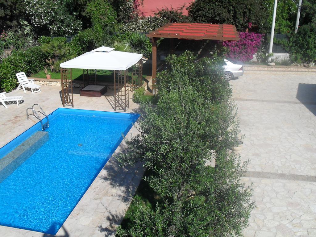 Ai Parchi Dei Parrini Bed & Breakfast Partinico Exterior photo